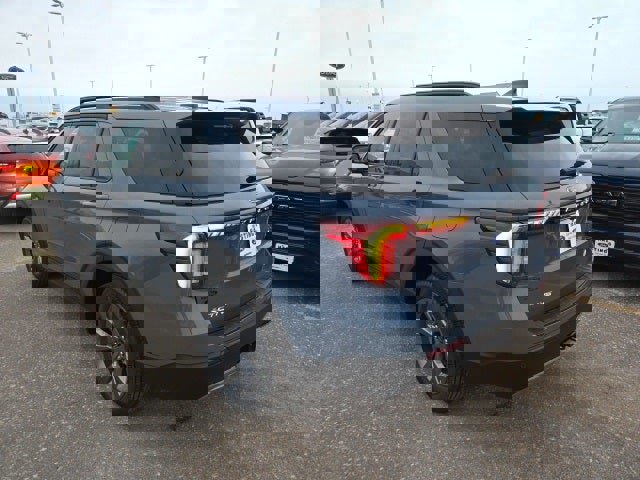 New 2026 Ford Explorer Active w/ Active Comfort Package image 3