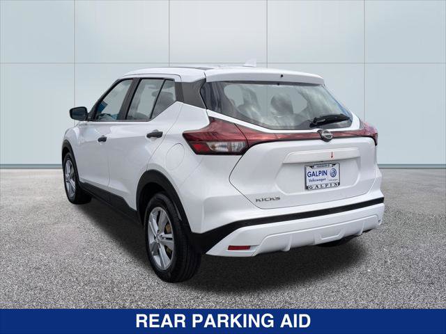 Used 2023 Nissan Kicks S FWD image 3