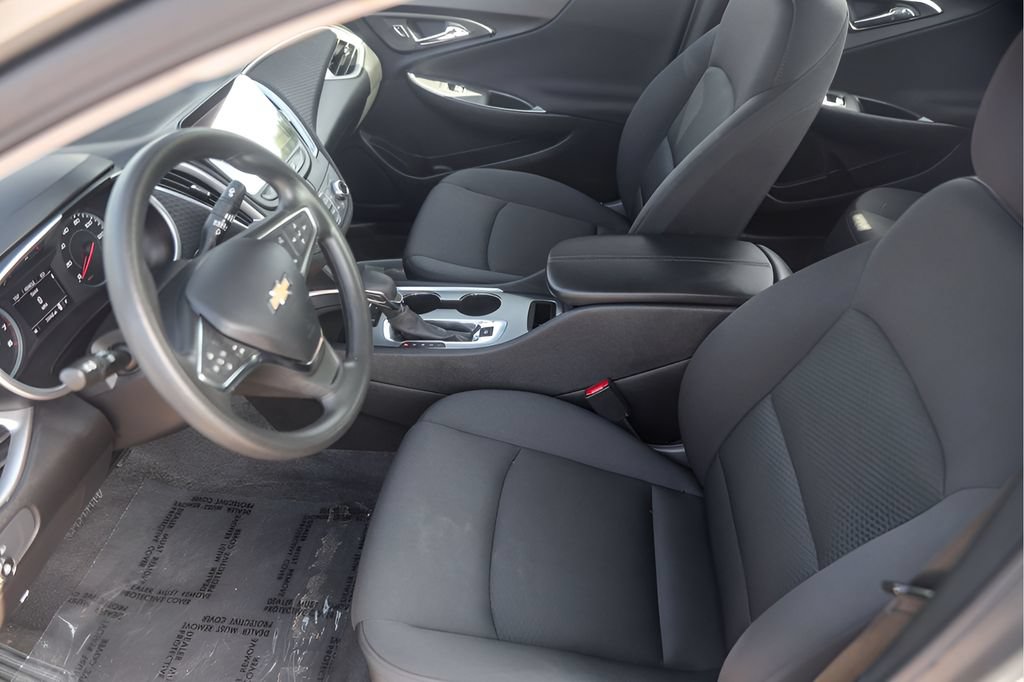 Used 2025 Chevrolet Malibu LT FWD image 12