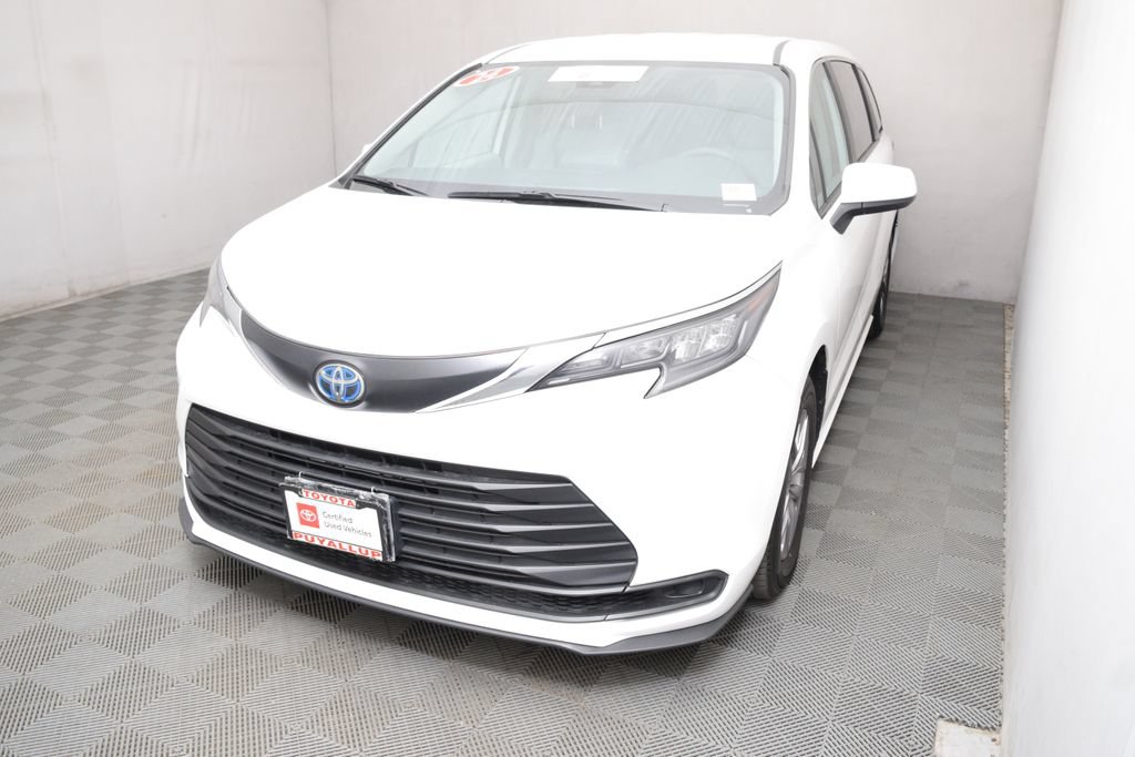 Certified 2024 Toyota Sienna LE