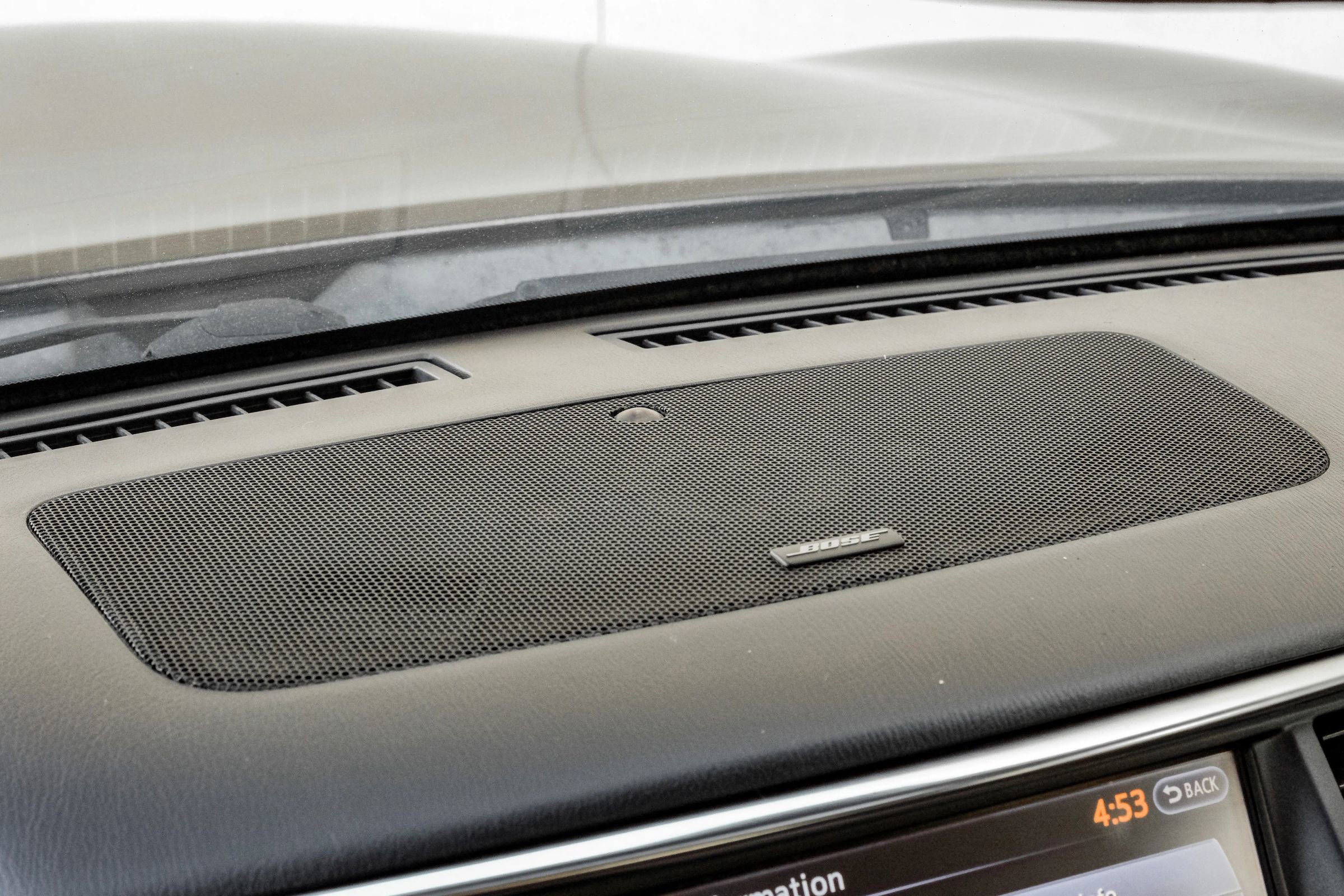 Used 2016 INFINITI QX80 4WD w/ Deluxe Technology Package image 39