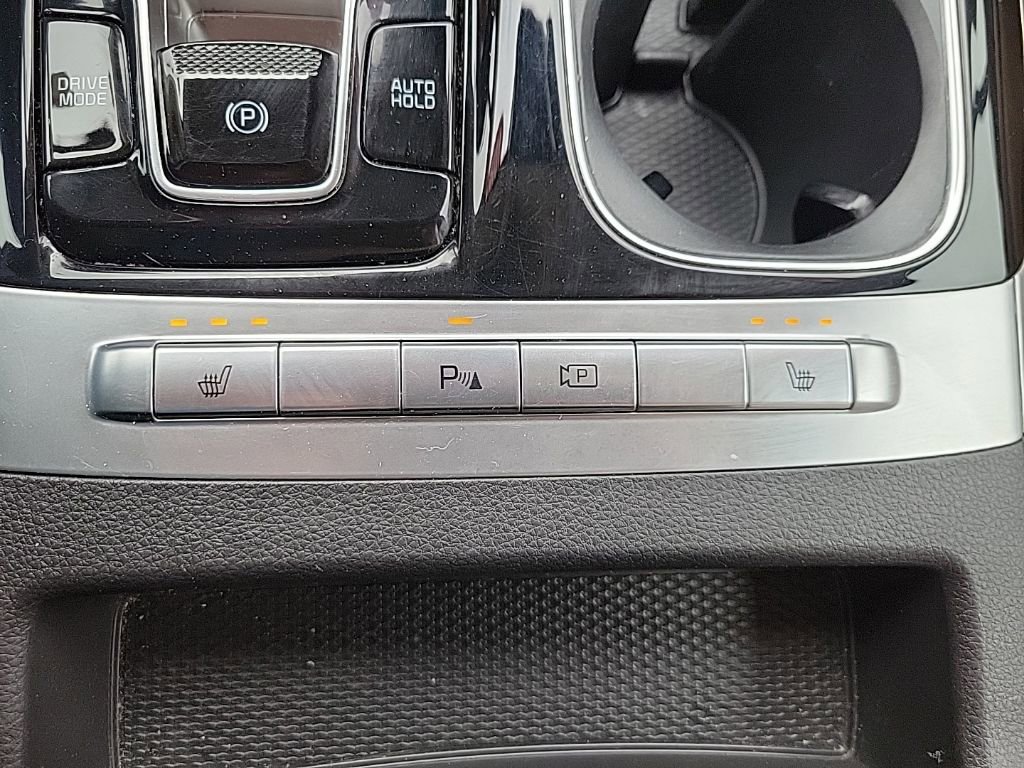 Used 2024 Kia Carnival EX image 25