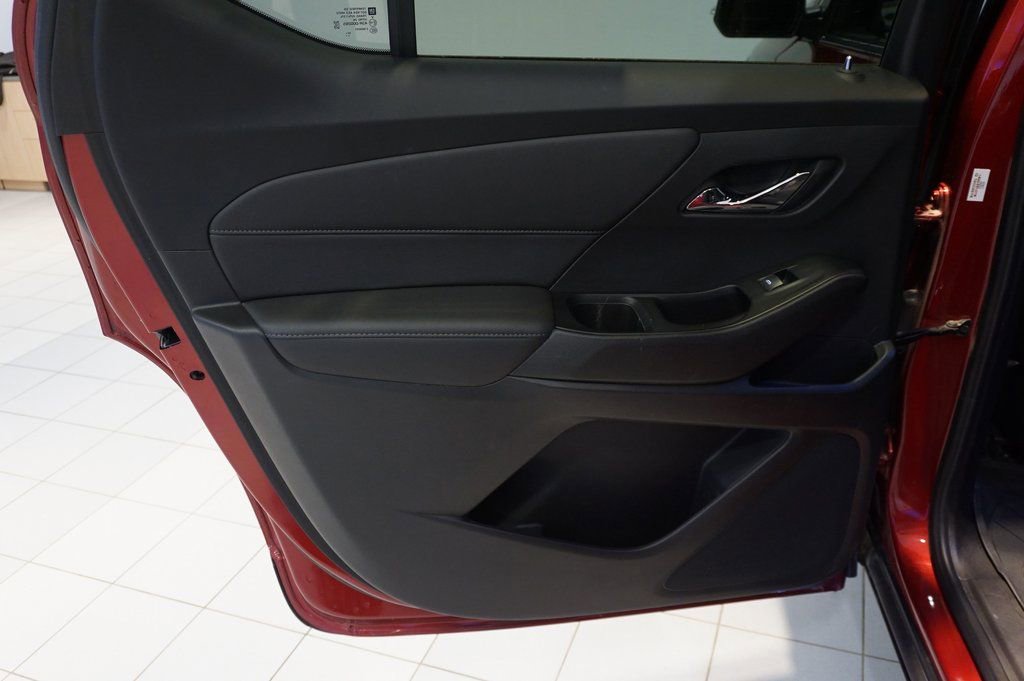 Certified 2023 Chevrolet Traverse LT w/ Rear Camera Mirror Package image 26