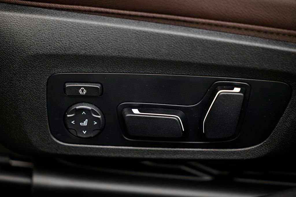 Used 2026 BMW 330i Sedan w/ M Sport Package image 22