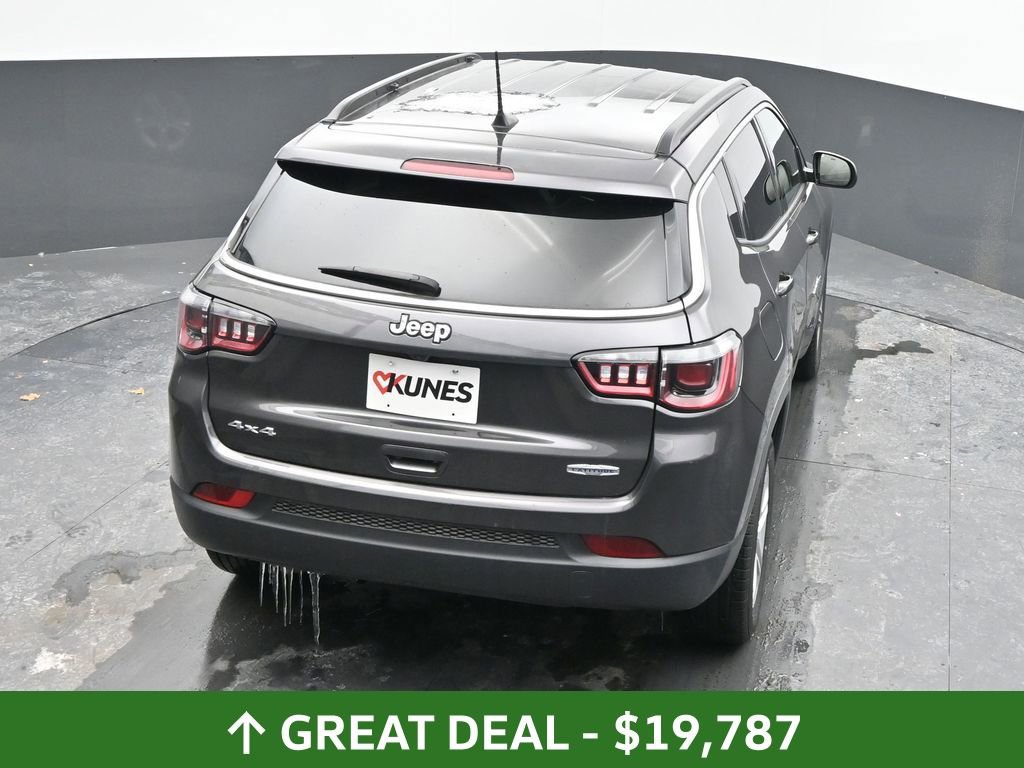 Used 2024 Jeep Compass Latitude image 42