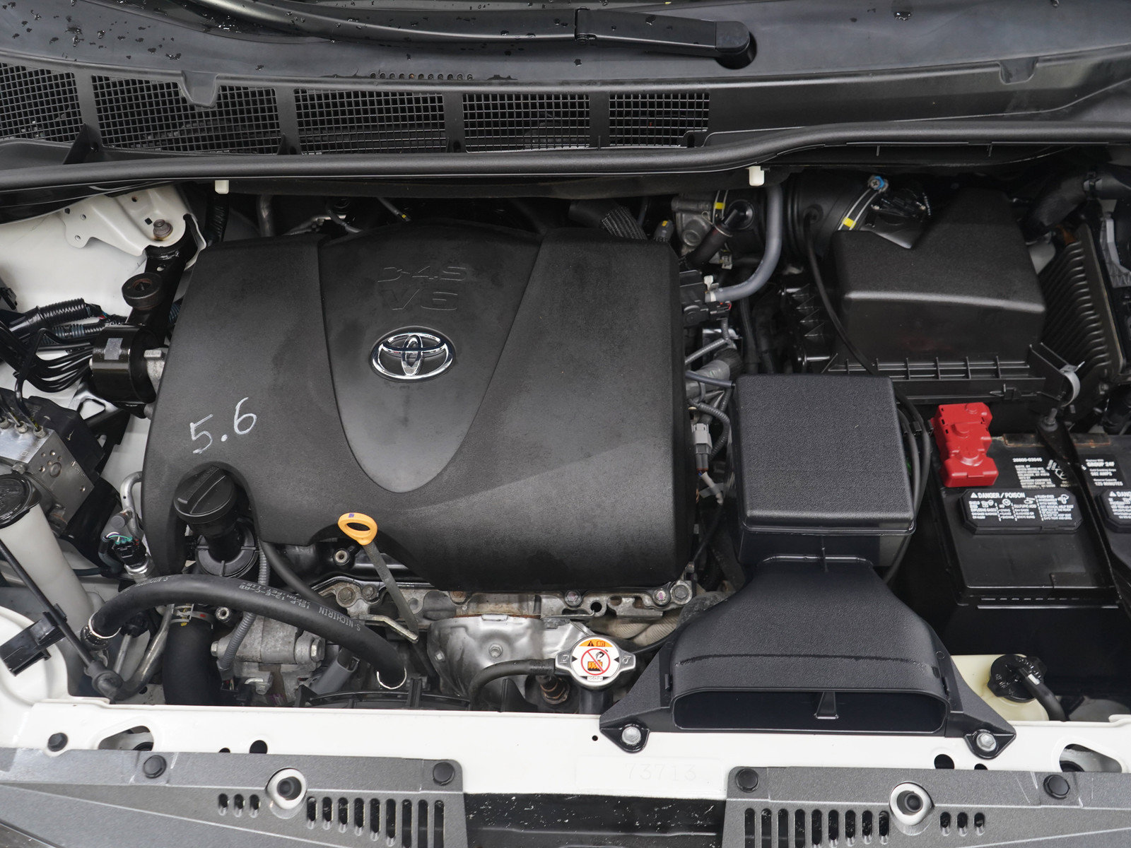 Used 2020 Toyota Sienna XLE Premium w/ Carpet Mat Package FWD image 33