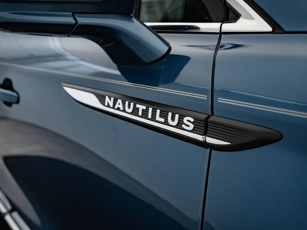 Used 2019 Lincoln Nautilus Select FWD image 16