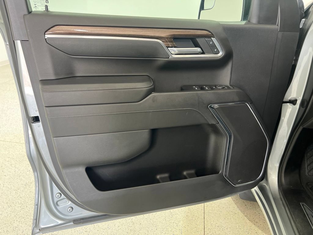 Used 2023 Chevrolet Silverado 1500 LT AWD/4WD image 19