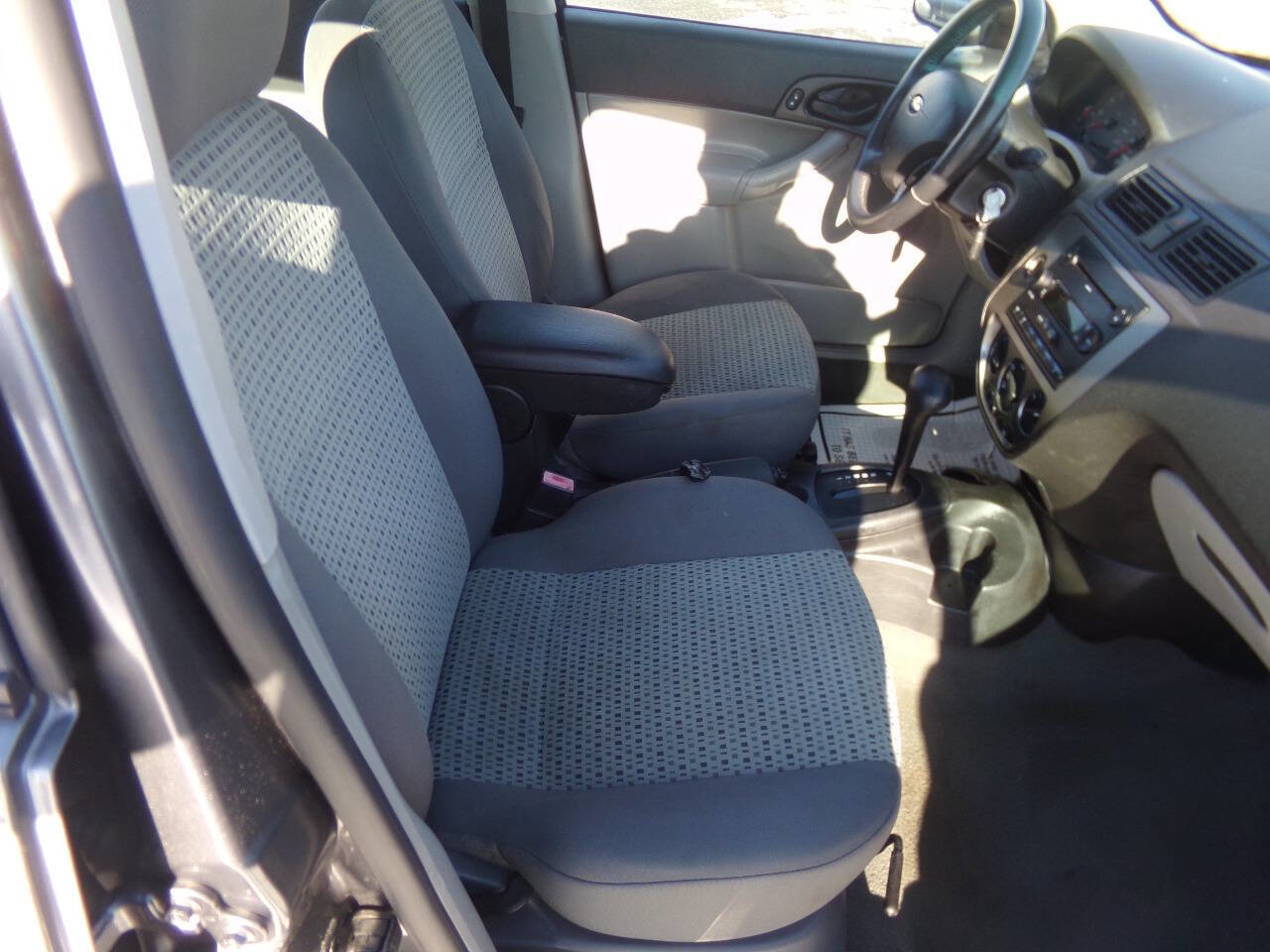 Used 2006 Ford Focus SE image 23