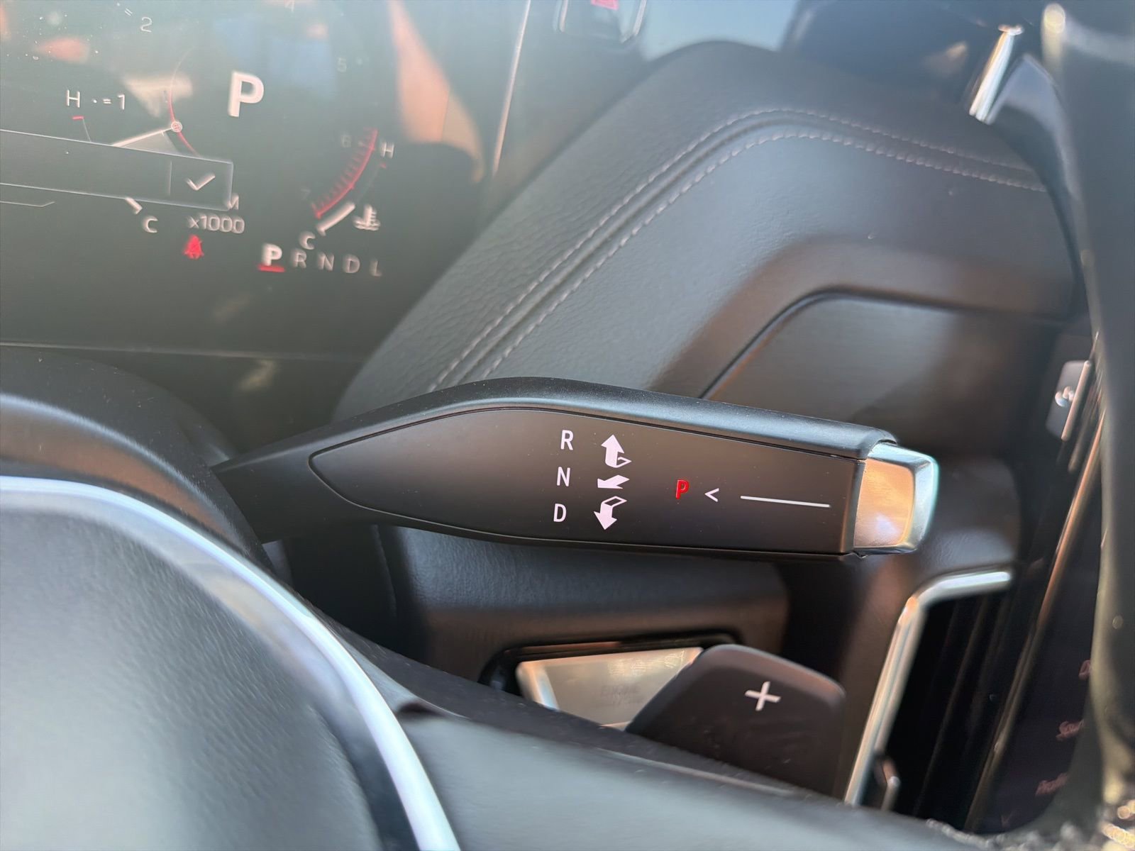 Used 2025 GMC Yukon XL Denali RWD image 22