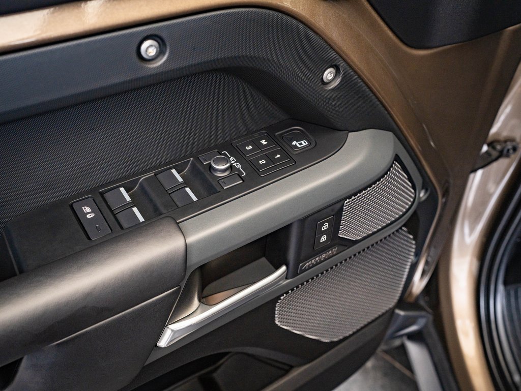 Used 2021 Land Rover Defender 110 X image 24