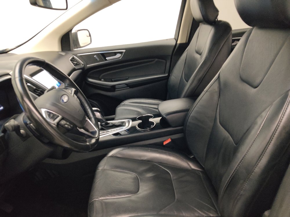Used 2016 Ford Edge Titanium FWD image 17