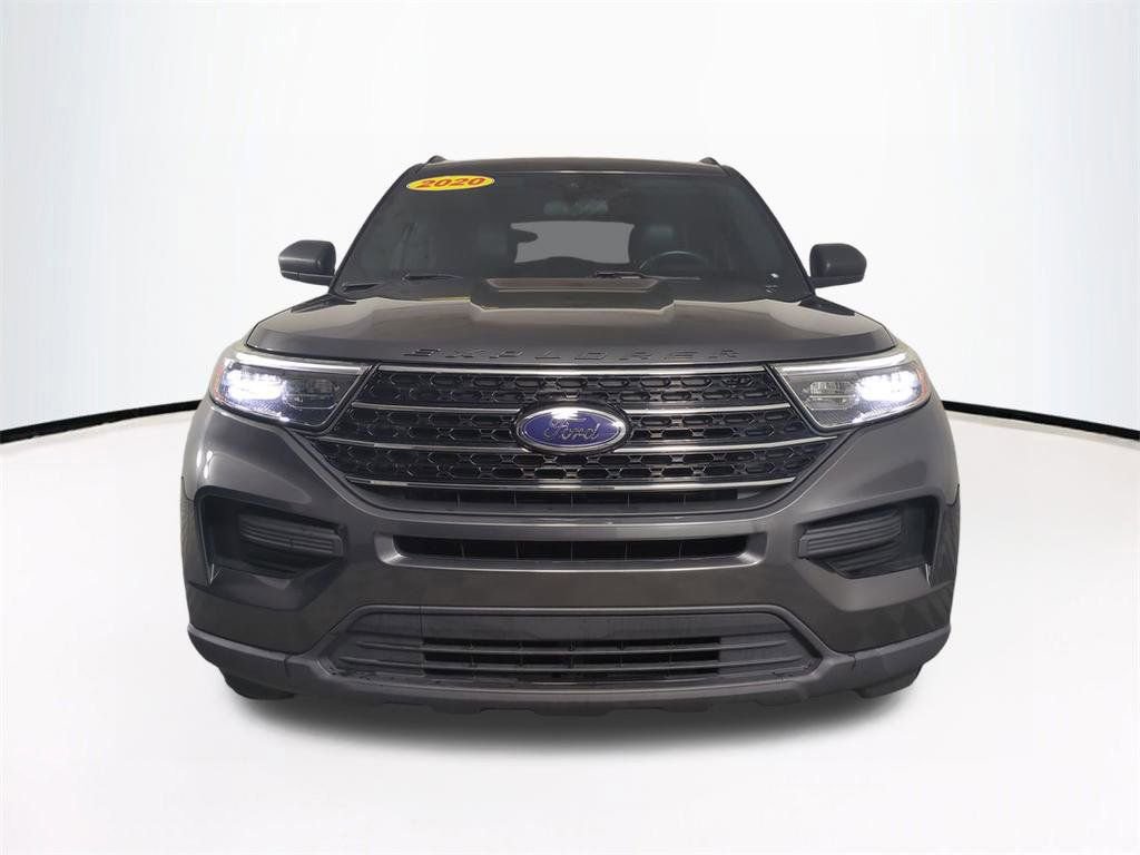 Used 2020 Ford Explorer XLT image 3
