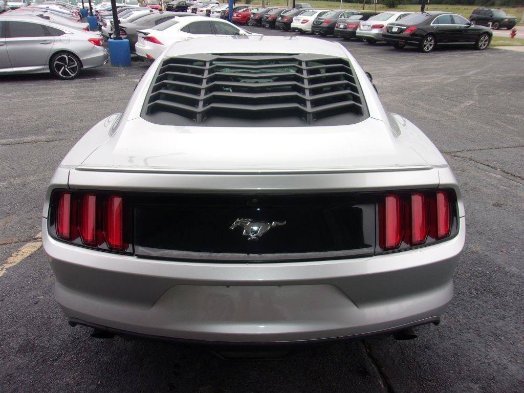 Used 2015 Ford Mustang Coupe RWD image 5