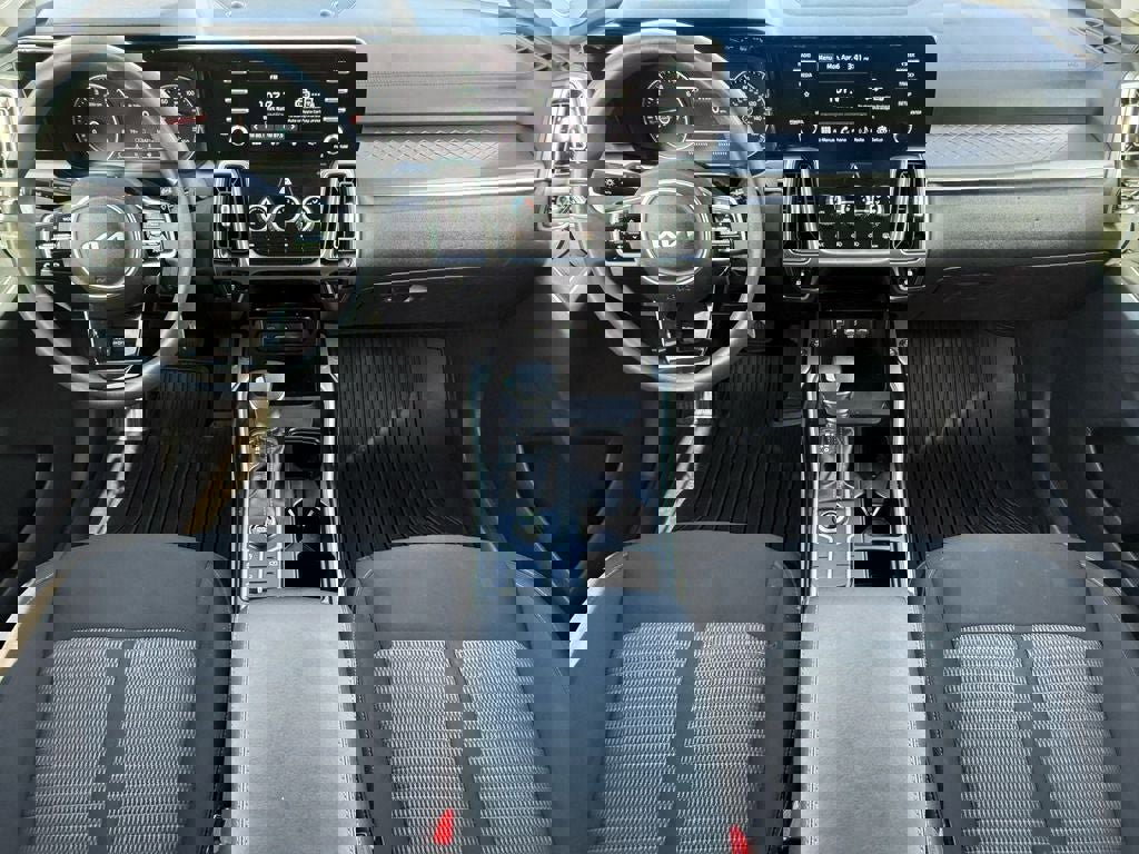 Used 2023 Kia Sorento LX image 15