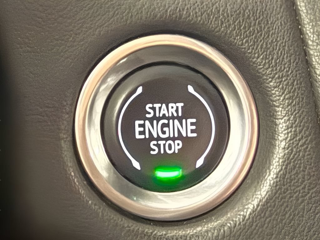 Used 2024 GMC Yukon SLT AWD/4WD image 25