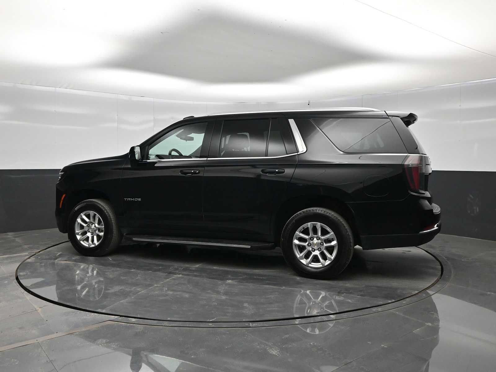 Used 2025 Chevrolet Tahoe LT AWD/4WD image 5