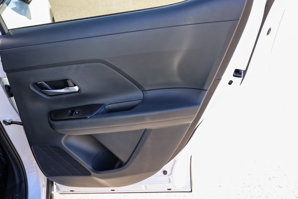 New 2026 Nissan Kicks SR FWD image 20