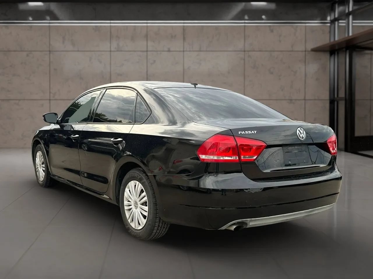 Used 2014 Volkswagen Passat 1.8T S FWD image 2