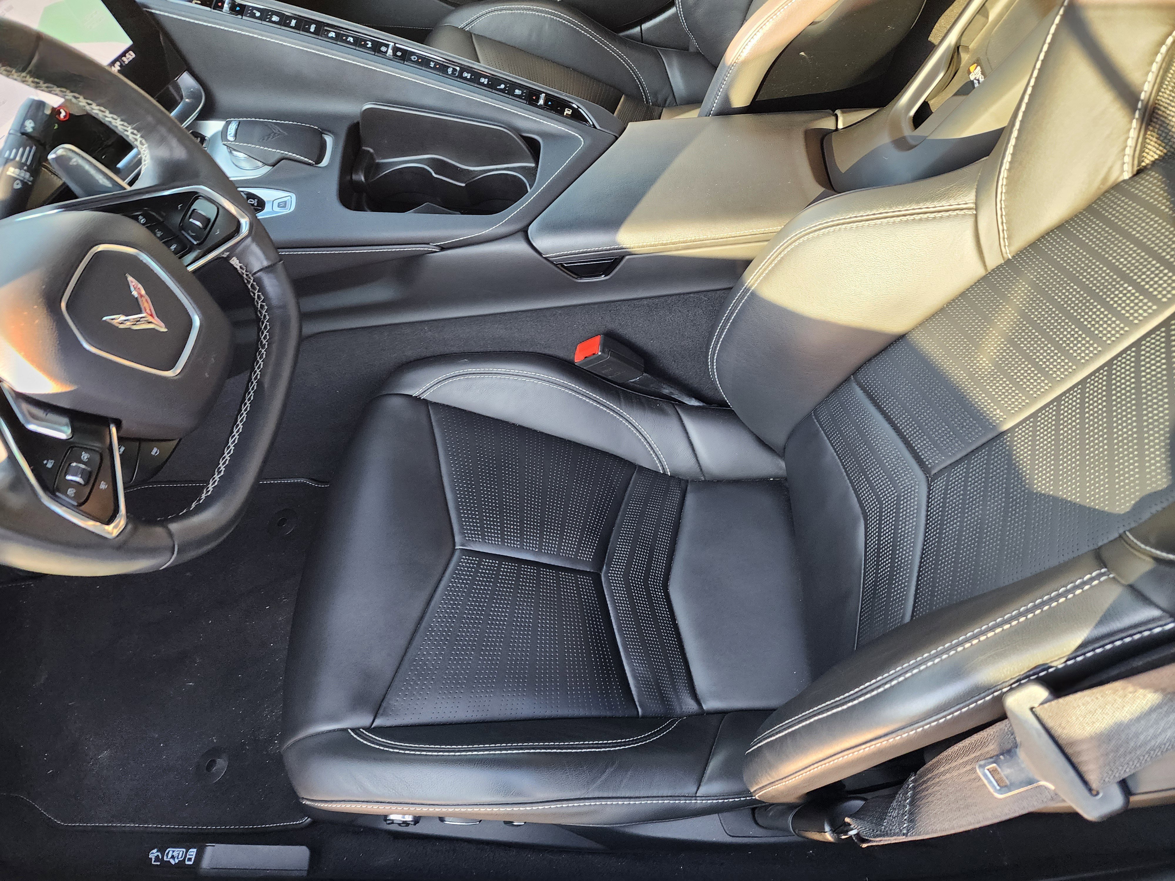 Used 2021 Chevrolet Corvette Stingray Preferred Cpe w/ Z51 Performance Package image 14