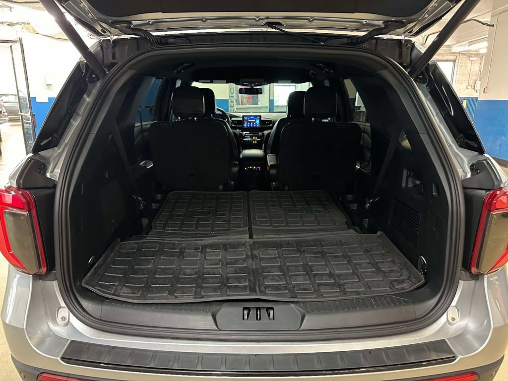 Used 2024 Ford Explorer ST-Line w/ Class IV Trailer Tow Package AWD/4WD image 25
