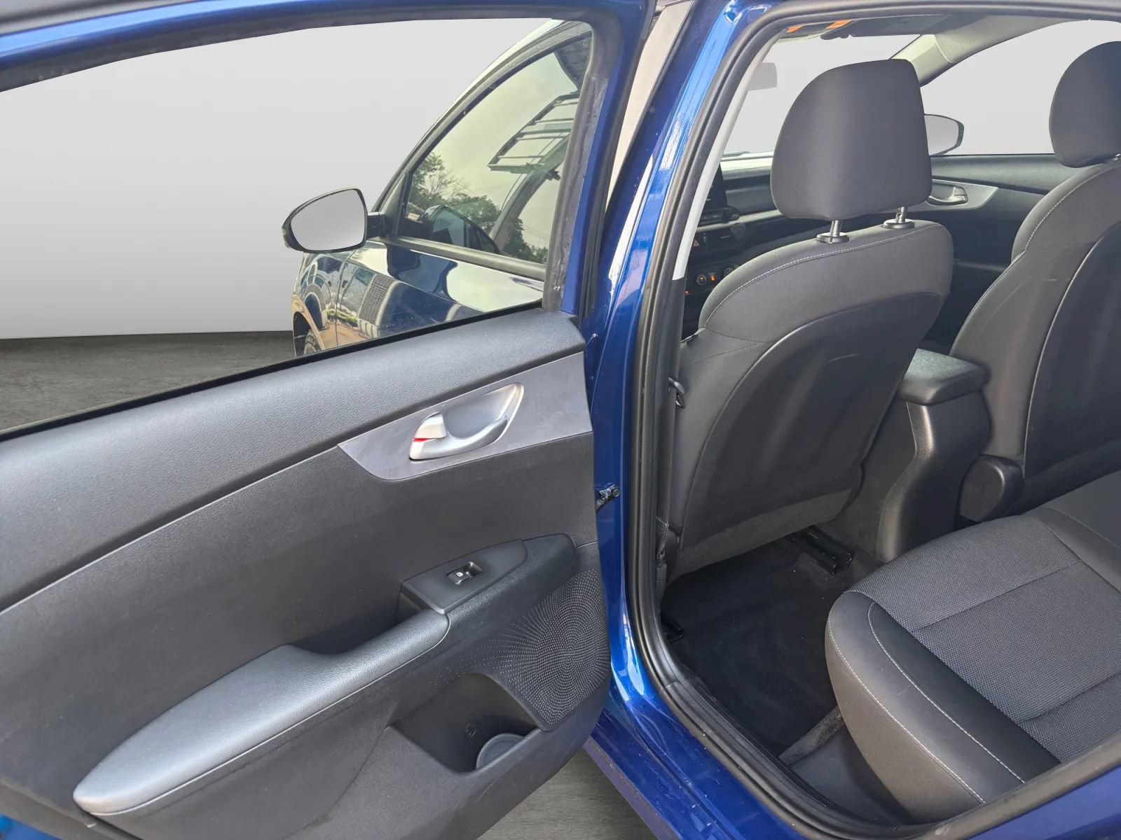 Used 2023 Kia Forte LXS w/ LXS Technology Package FWD image 14