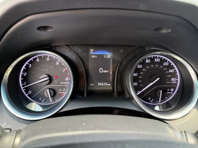 Used 2020 Toyota Camry SE FWD image 29