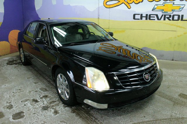 Used 2010 Cadillac DTS Premium image 4