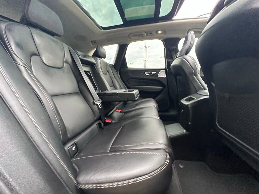 Used 2022 Volvo XC60 T8 Inscription w/ Advanced Package image 24