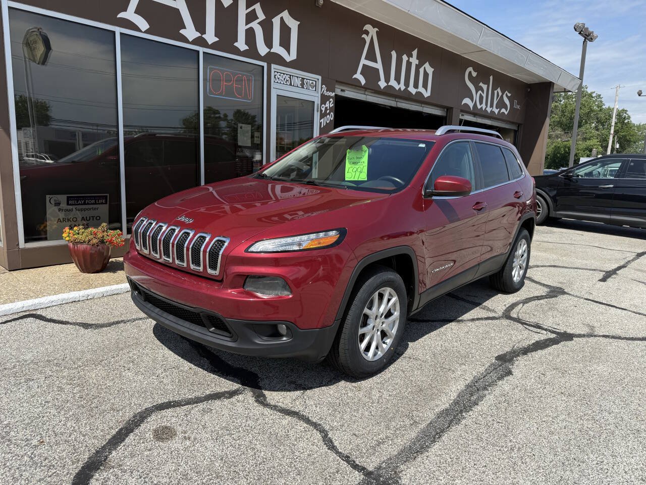 Used 2014 Jeep Cherokee Latitude w/ Cold Weather Group AWD/4WD image 2