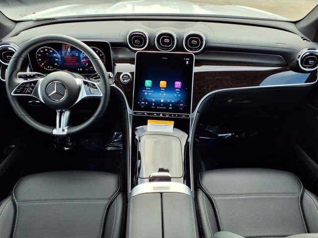 Certified 2025 Mercedes-Benz GLC 300 image 4
