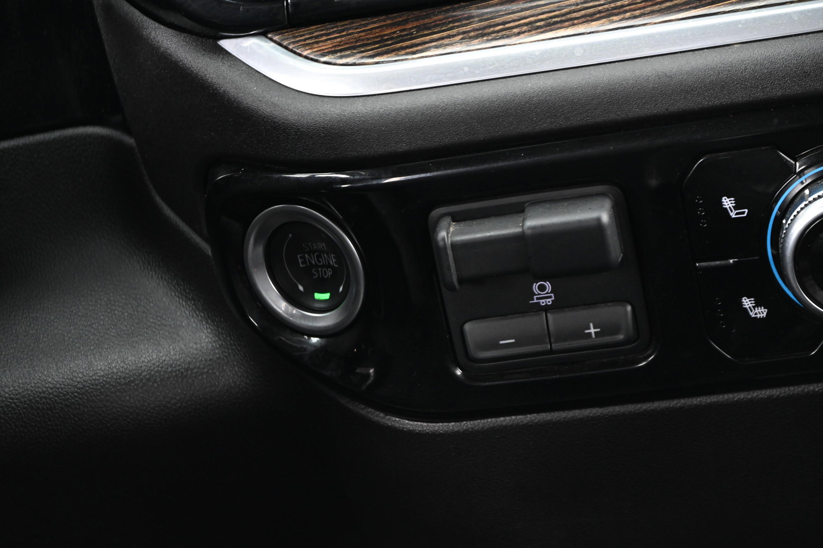 Used 2024 GMC Sierra 1500 SLE w/ Preferred Package image 23