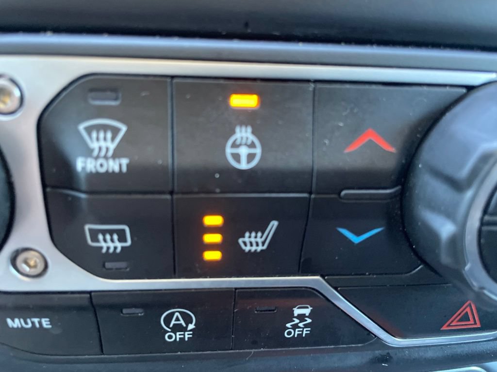Used 2023 Jeep Gladiator Rubicon w/ LED Lighting Group AWD/4WD image 23