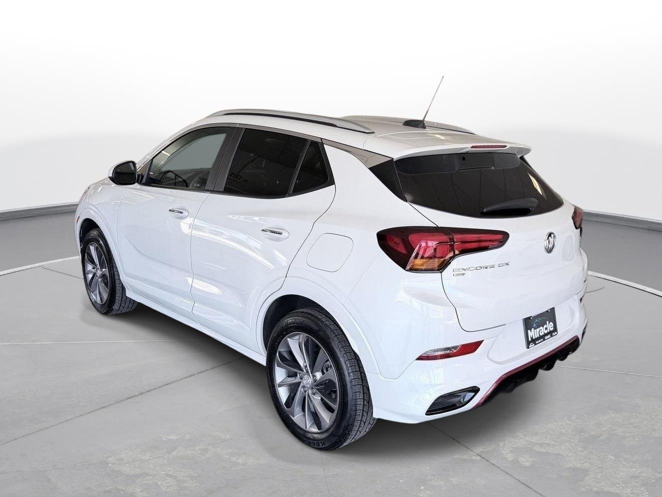 Used 2021 Buick Encore GX Select w/ Sport Touring Package AWD/4WD image 5