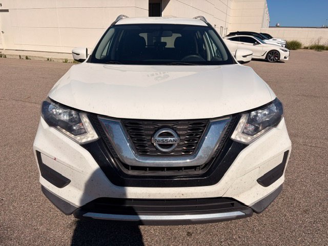 Used 2017 Nissan Rogue SV AWD/4WD image 2