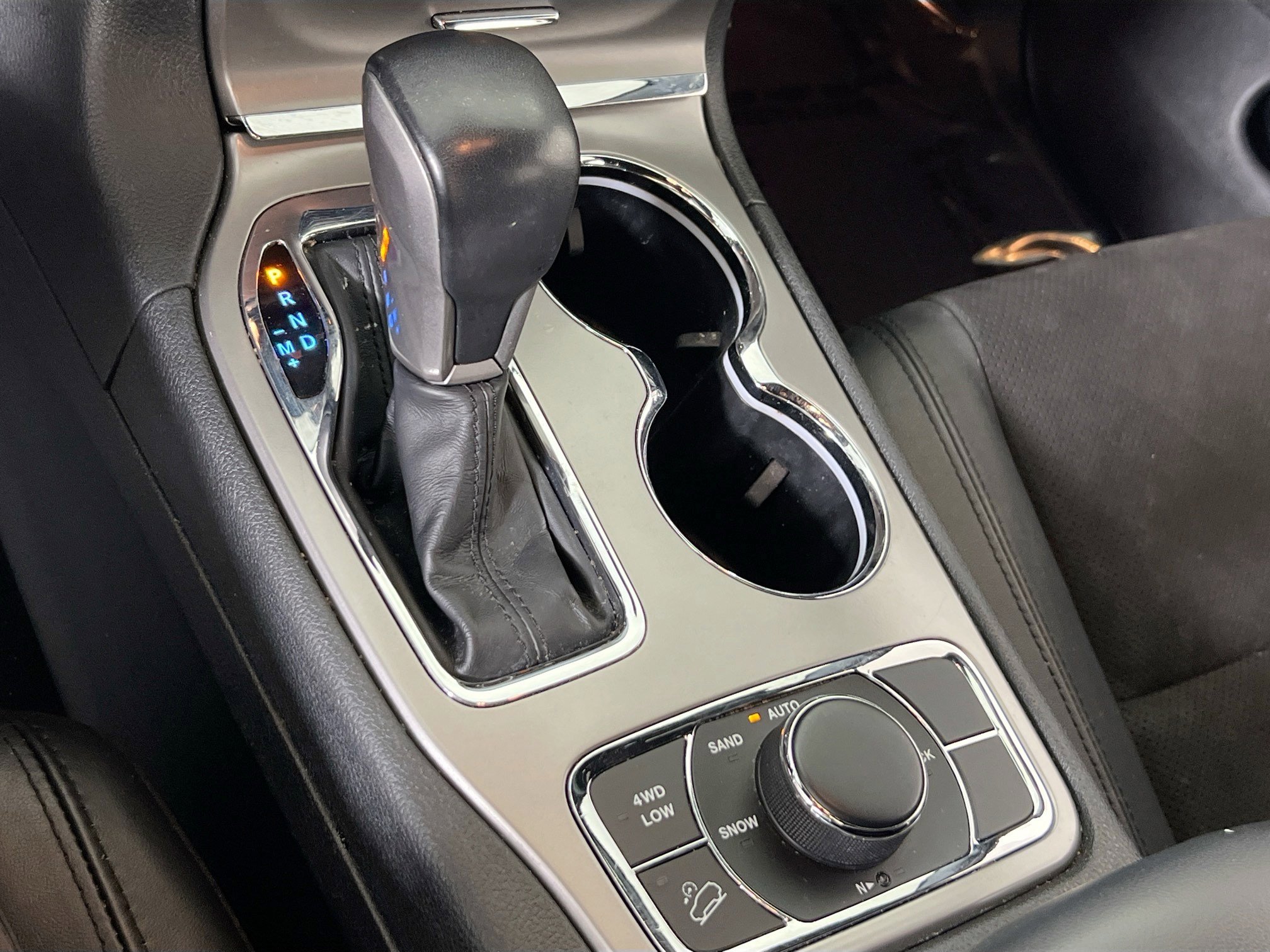 Used 2022 Jeep Grand Cherokee Laredo X image 17