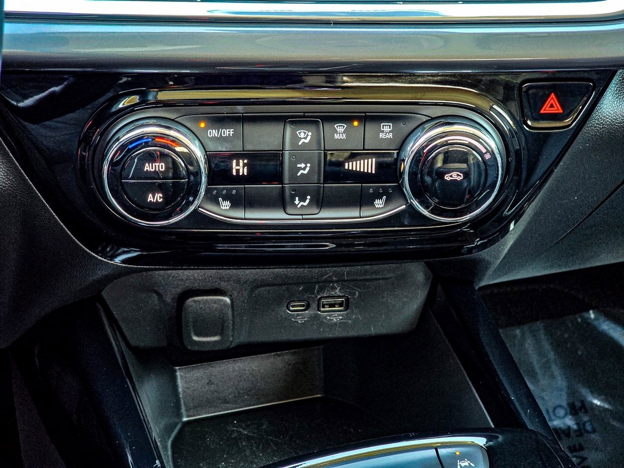 Certified 2024 Chevrolet Trax ACTIV w/ Driver Confidence Package image 16