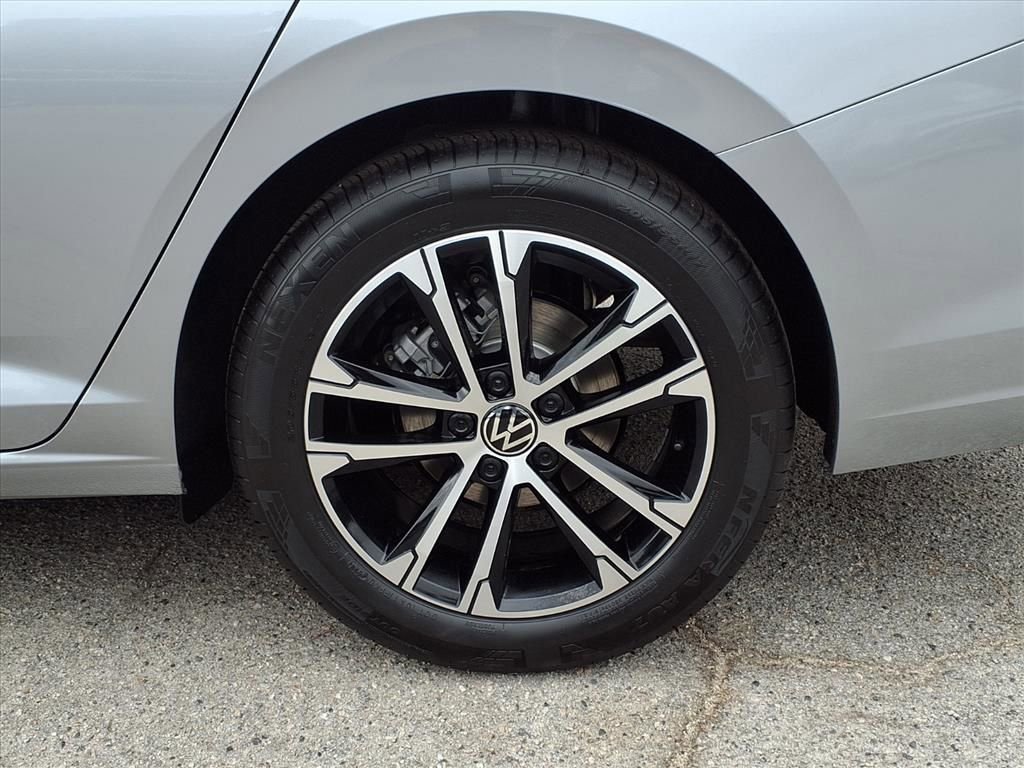 New 2025 Volkswagen Jetta Sport image 4