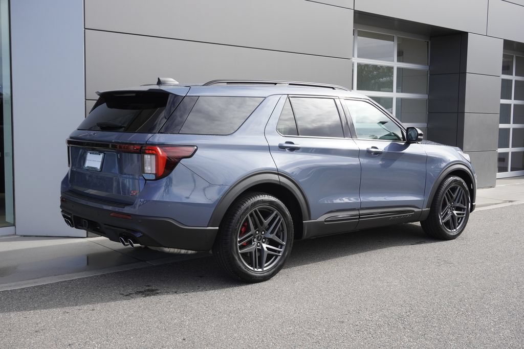 Used 2025 Ford Explorer ST w/ Sun And Sound Package AWD/4WD image 4
