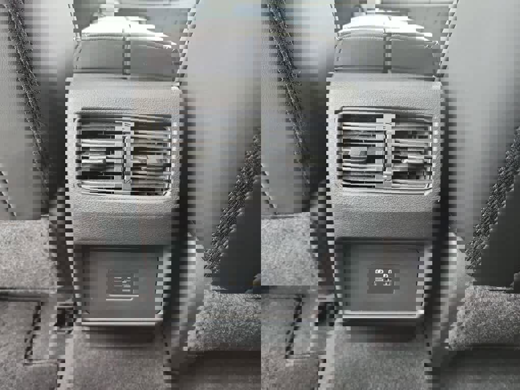 Used 2023 Nissan Rogue SV w/ SV Premium Package image 16