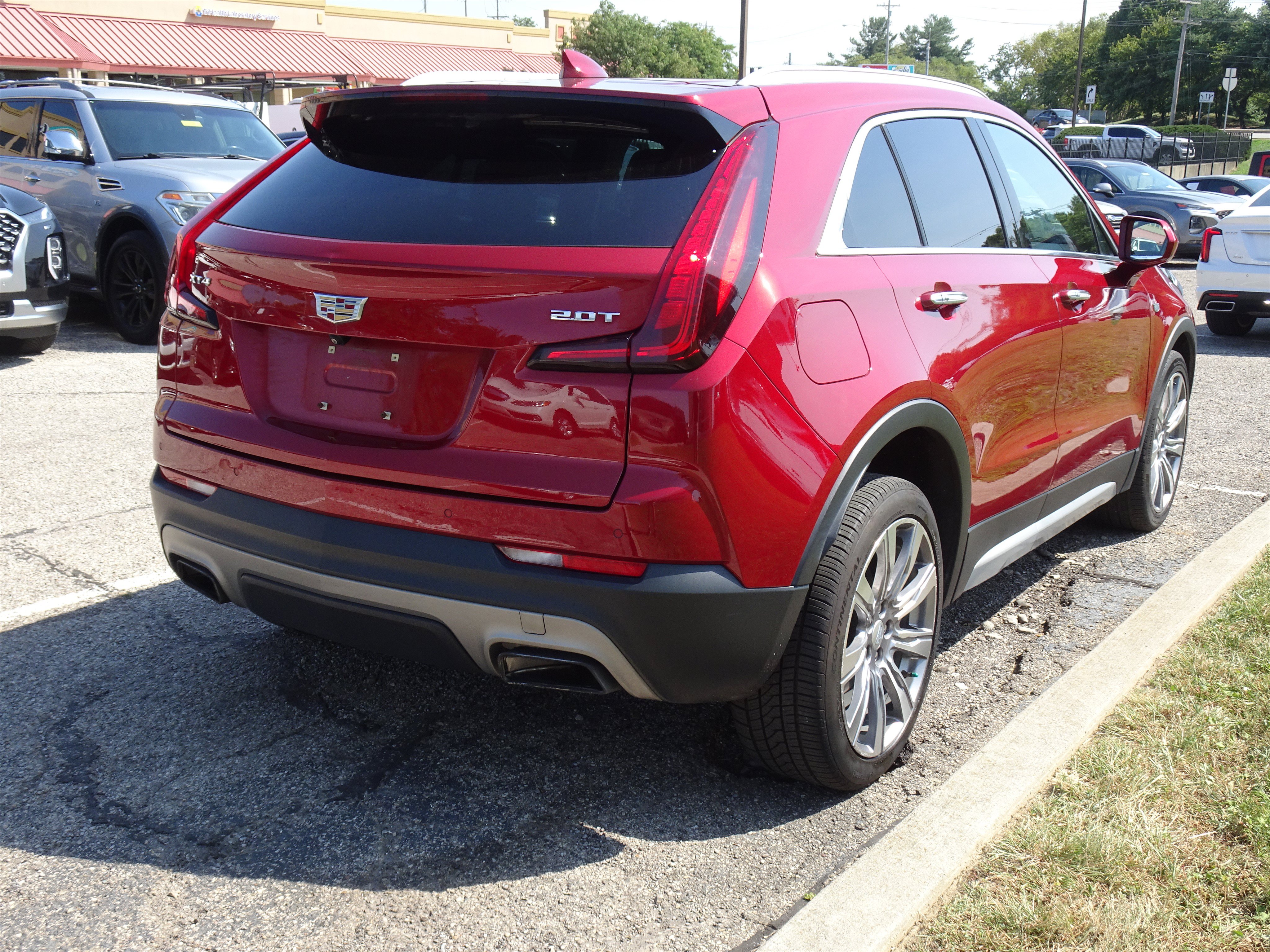 Used 2019 Cadillac XT4 Premium Luxury FWD image 5