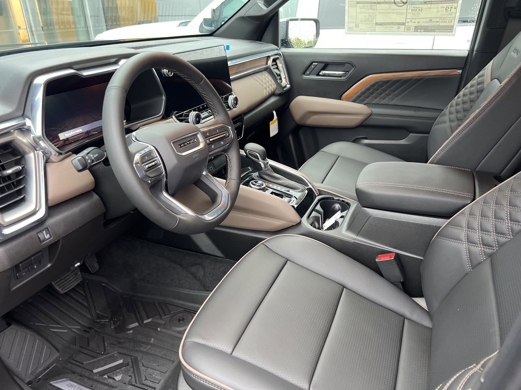 New 2026 GMC Canyon Denali w/ LPO, Denali Black Edition image 13