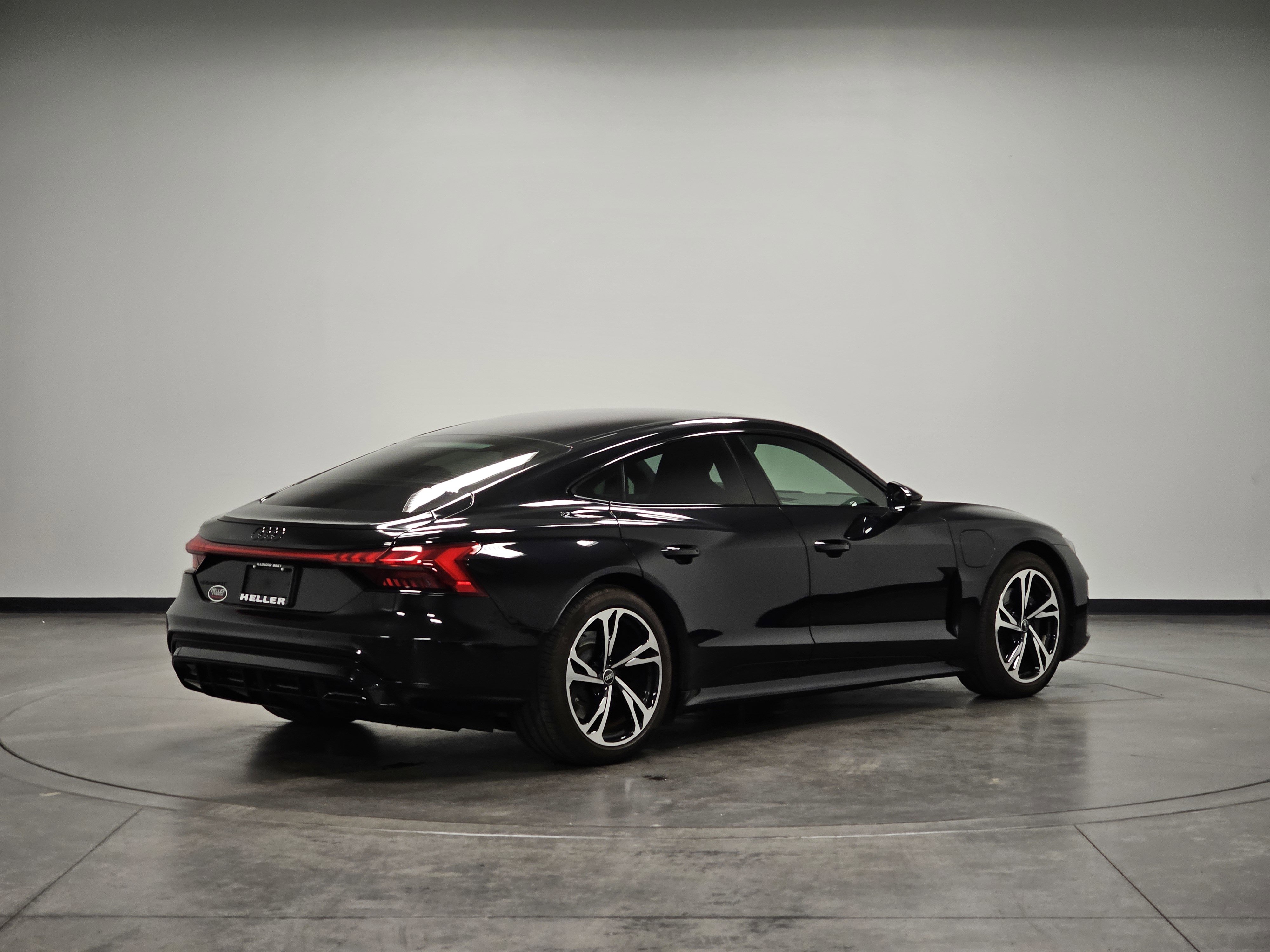 Used 2023 Audi e-tron GT Premium Plus w/ Performance Package image 8