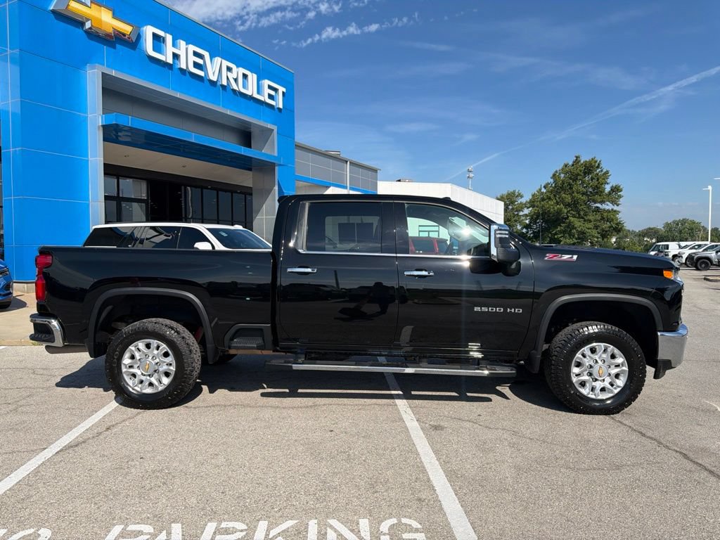 Used 2022 Chevrolet Silverado 2500 LTZ w/ Safety Package AWD/4WD image 2
