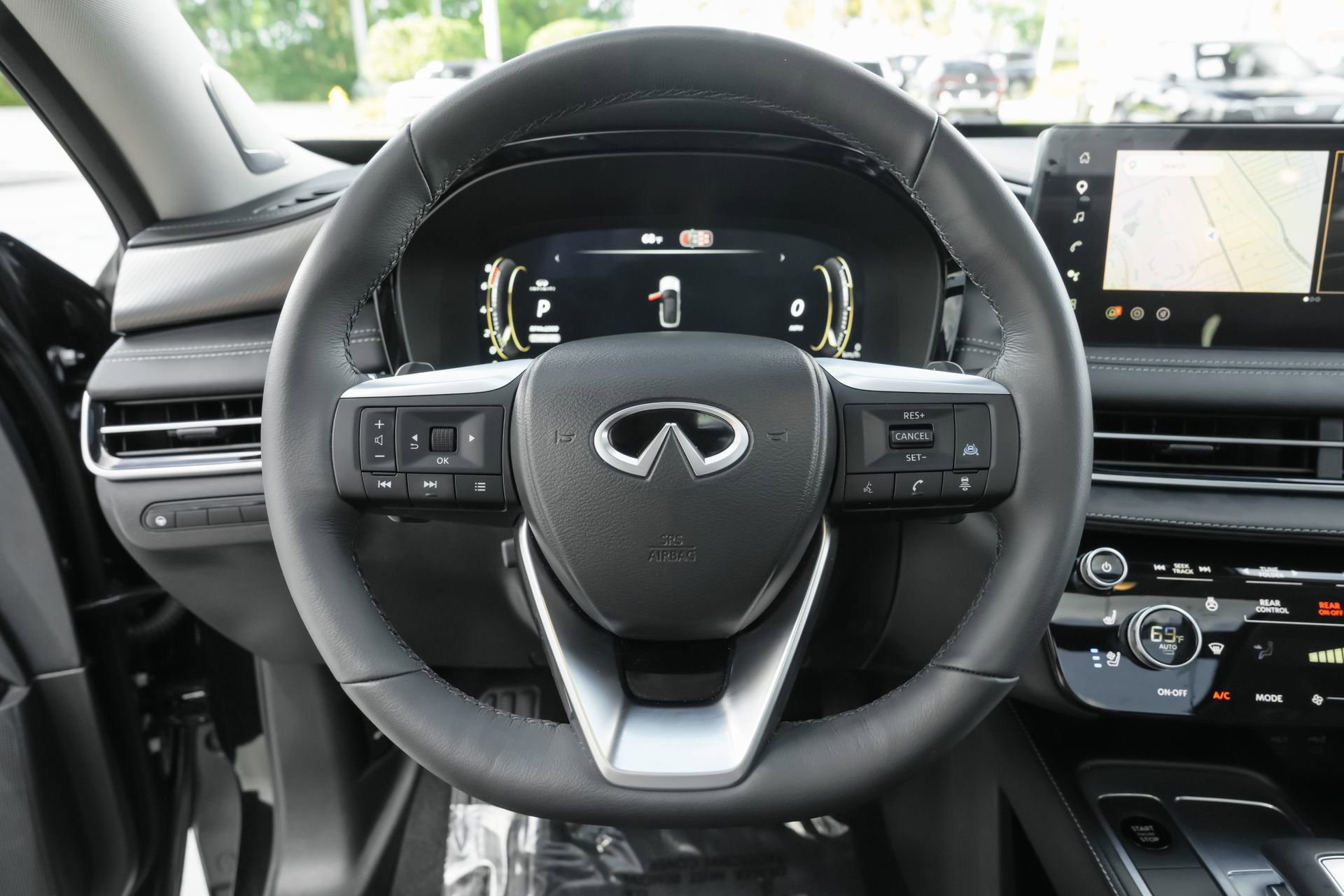 Certified 2026 INFINITI QX60 Luxe w/ Cargo Package FWD image 9