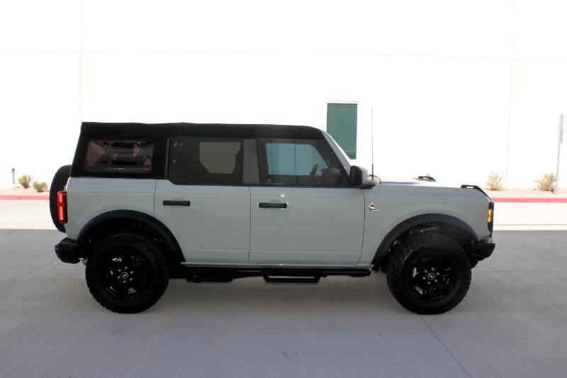 Used 2023 Ford Bronco Black Diamond image 4