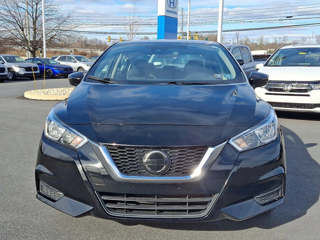 Used 2020 Nissan Versa SV image 2