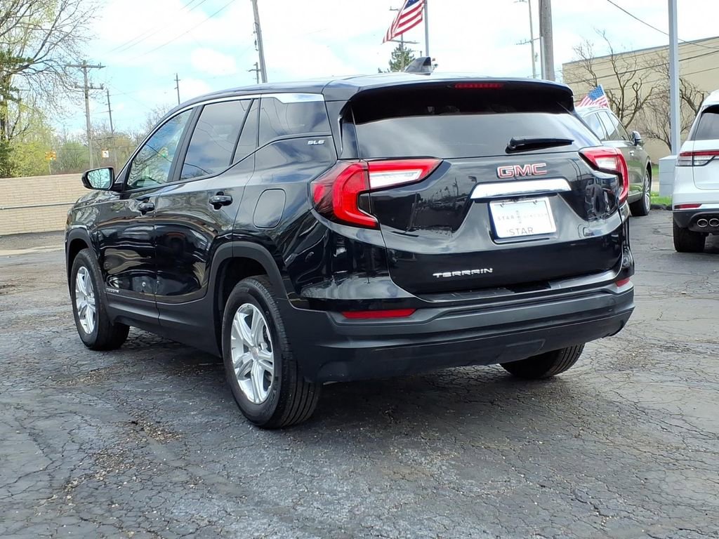 Used 2024 GMC Terrain SLE FWD image 5