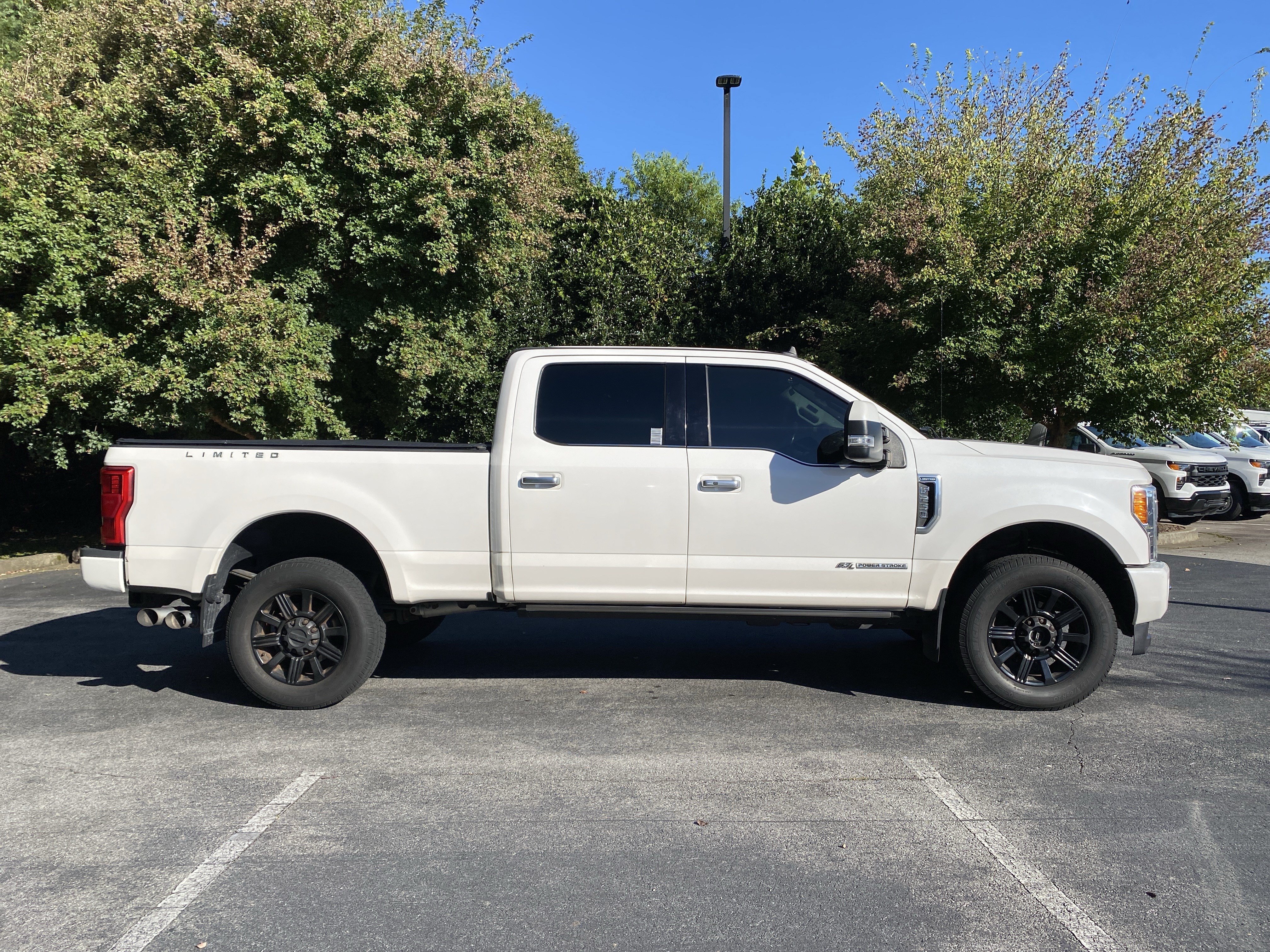 Used 2019 Ford F250 Limited AWD/4WD image 10