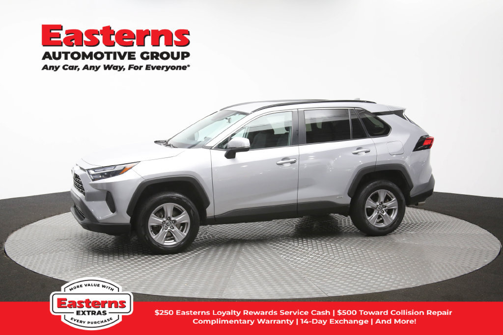 Used 2024 Toyota RAV4 XLE AWD/4WD image 57